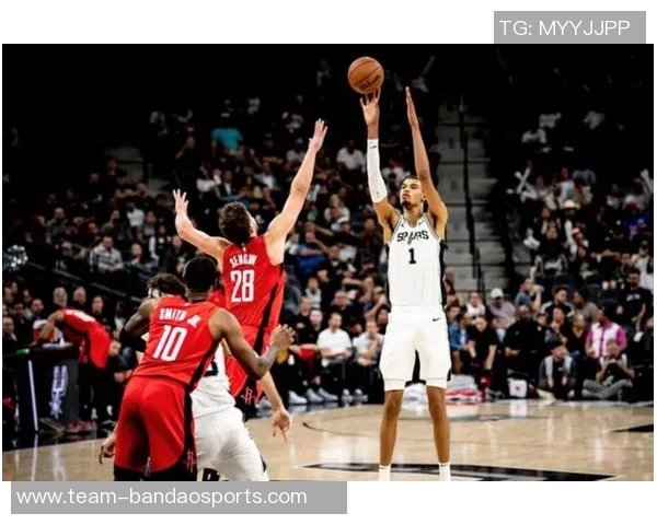 文班亚马挑战浓眉实力费城新星小艾崭露头角杨瀚森首战表现引关注