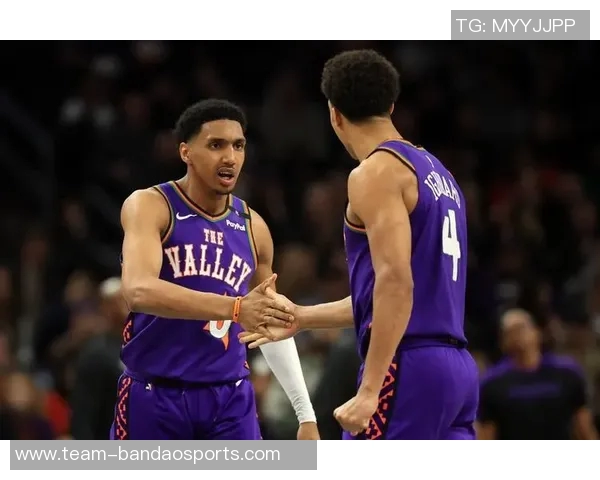 媒体人分析:上赛季依赖球星C的太阳队如何蜕变为防守强队 媒体人分析:上赛季依赖球星C的太阳队如何蜕变为防守强队