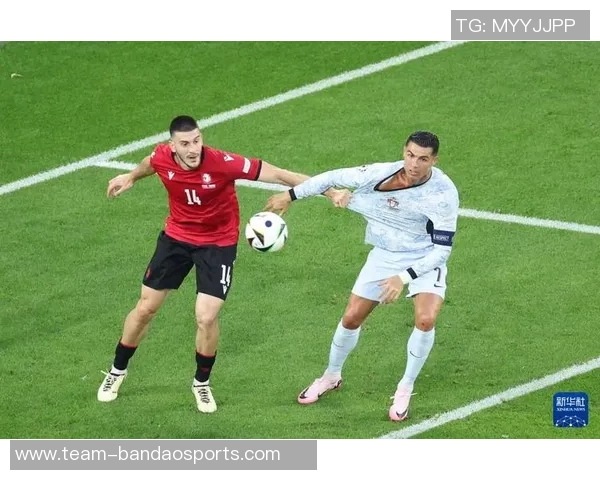 C罗因欠薪问题罢赛抗议获将帅支持员工应得保障球员无责